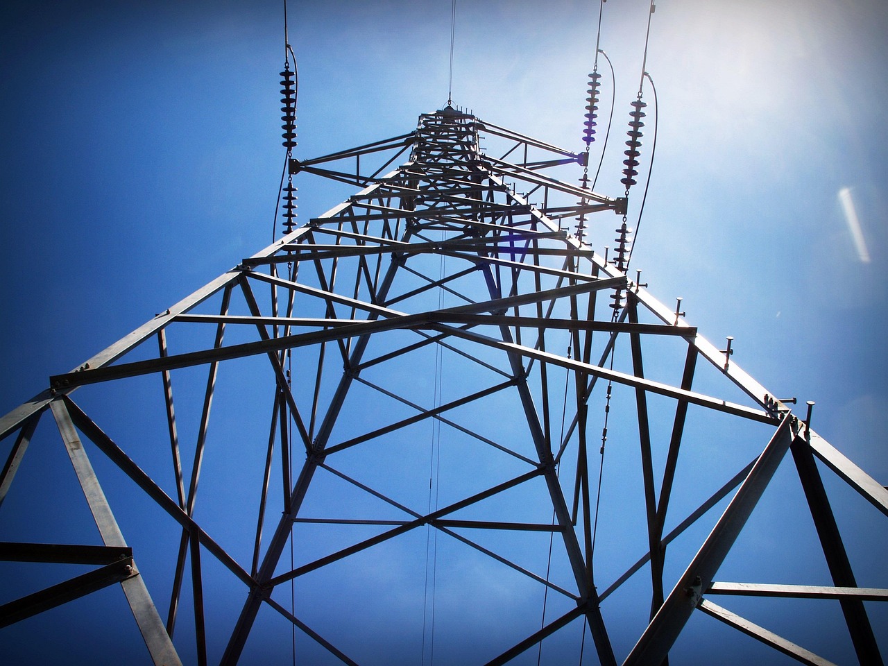 “Tesla Laughed at Us from the Grave”: This Mind-Blowing Breakthrough Powers Entire Homes Wirelessly After 124 Years of Setbacks and Doubts