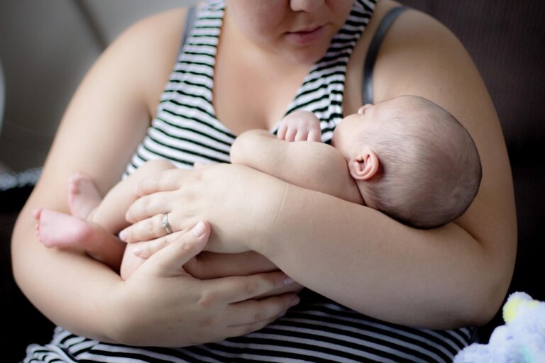 Un lien bouleversant: le sommeil des nourrissons dévoile-t-il des indices cruciaux pour prédire l&rsquo;autisme et transformer notre approche scientifique