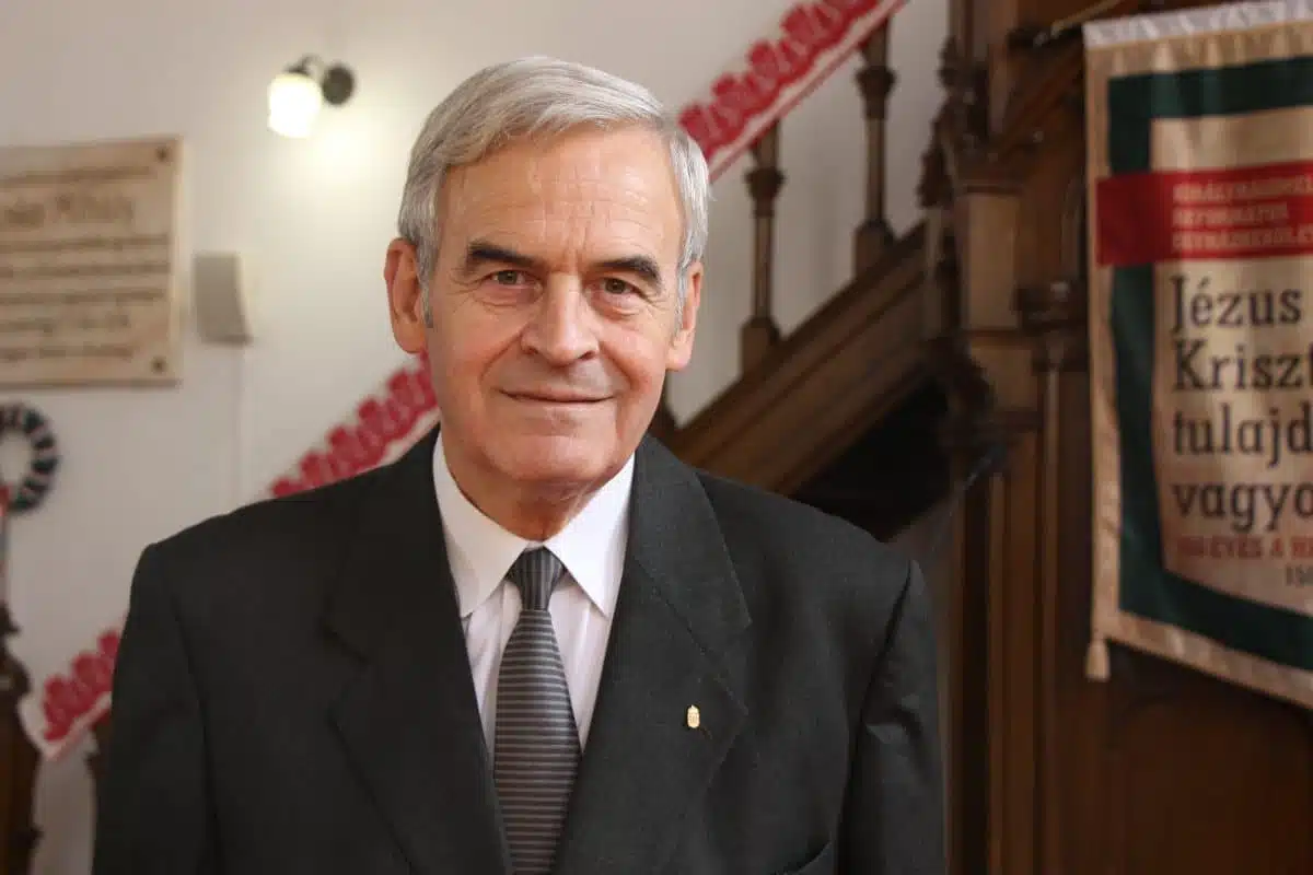 László Tőkés: „Es widert es mich an, wie das Paar Ceauşescu behandelt wurde, aber sie haben es verdient“