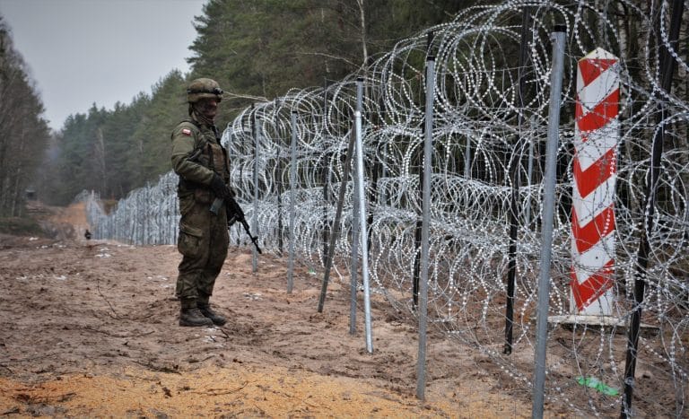 Pologne : une clôture avec Kaliningrad contre les immigrants d’Afrique et du Moyen-Orient