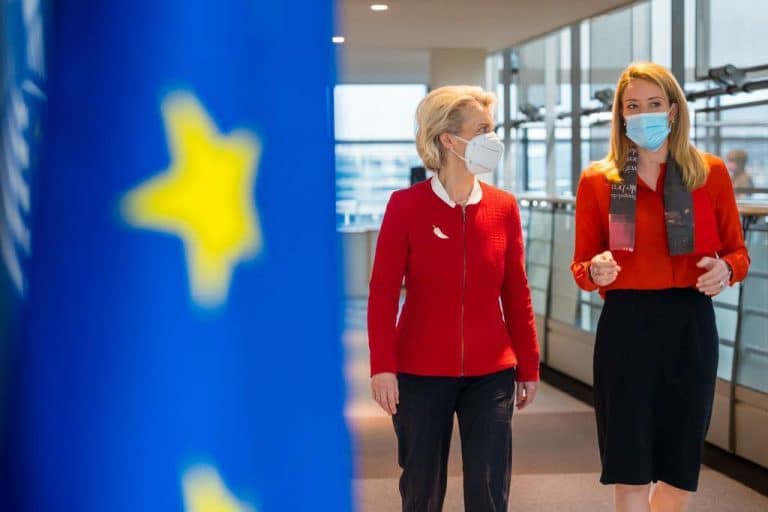 The EU will not lay down arms against… Poland and Hungary