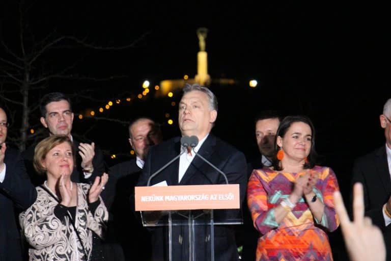 Victoire écrasante de Viktor Orbán