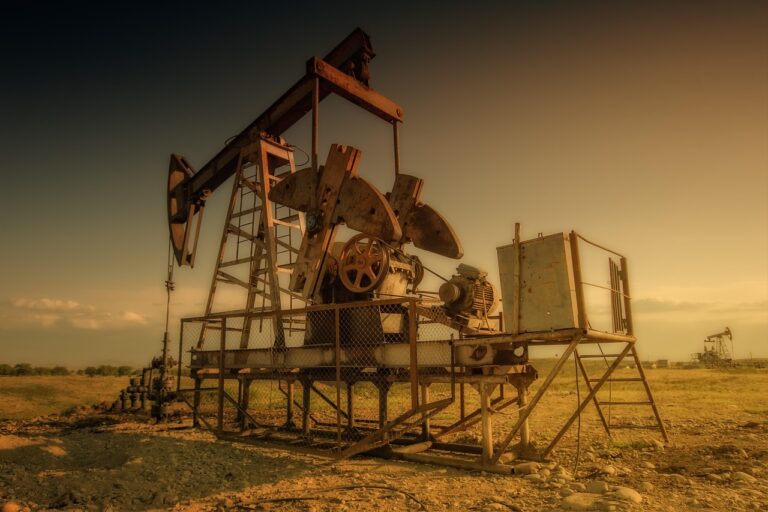 “Game-Changing Oil Discovery”: Nearly 500 Million Barrels Unearthed in Previously Untouched Area Sends Shockwaves Through Energy Sector