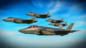 Illustration de l'acquisition potentielle des F-35A par le Royaume-Uni pour rétablir sa capacité de frappe nucléaire aérienne. Image réalisée par IA.