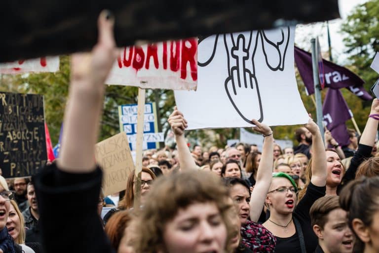 Manifestations lundi en Pologne contre le projet de loi anti-avortement