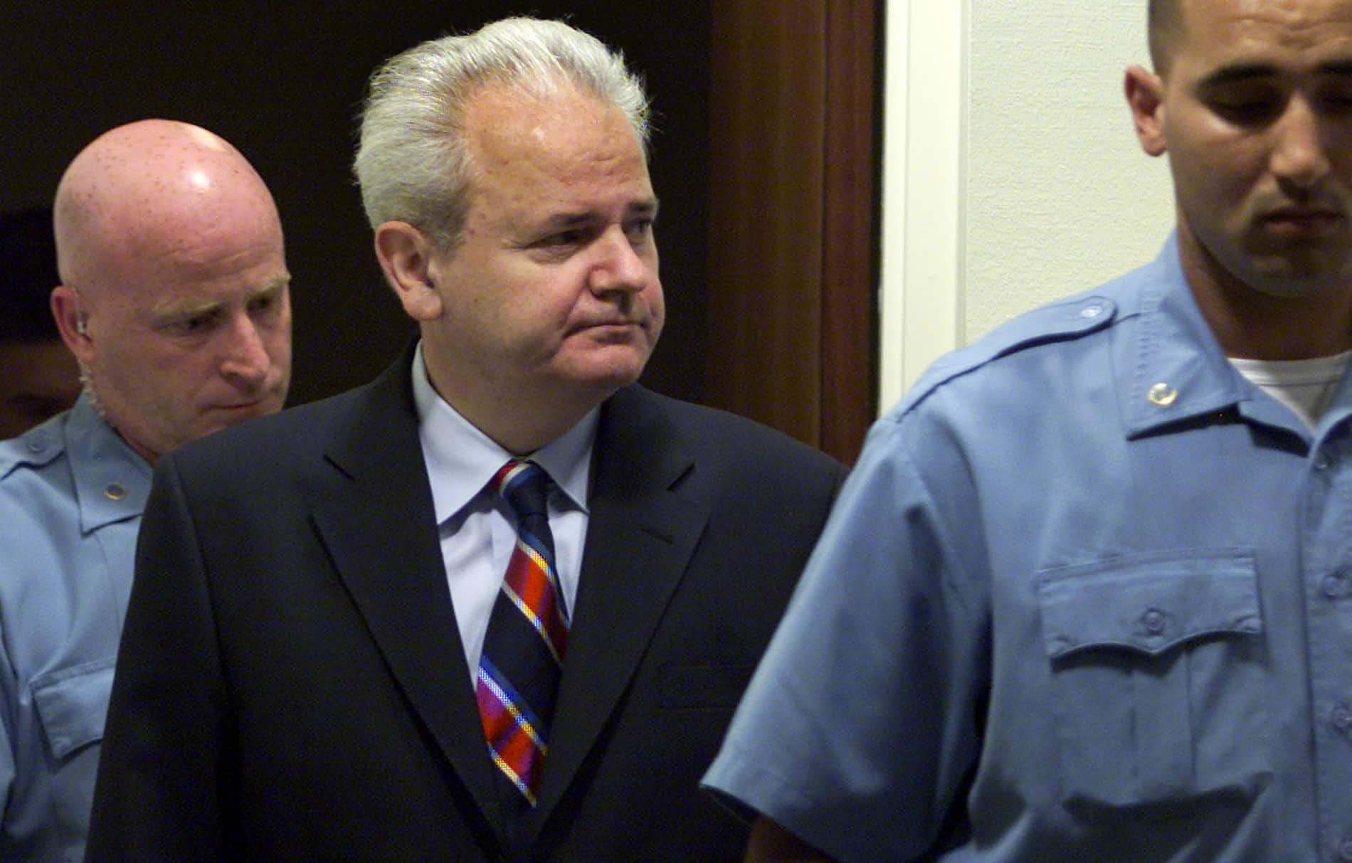 Milošević innocenté, 10 ans après sa mort en prison