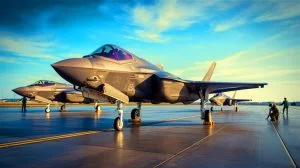 Illustration de F-35B Lightning II à la base RAF Marham, soulignant leur technologie furtive avancée. Image réalisée par IA.