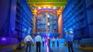Illustration von einem ITER-Reaktor mit Komponenten für Fusionsenergie. Bild durch KI generiert.