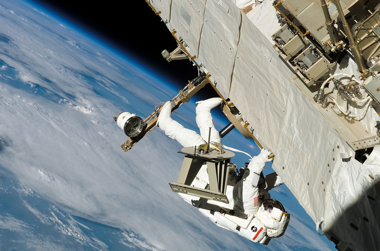 «La station spatiale internationale en danger imminent»: la NASA alerte sur une fuite catastrophique menaçant des conséquences désastreuses