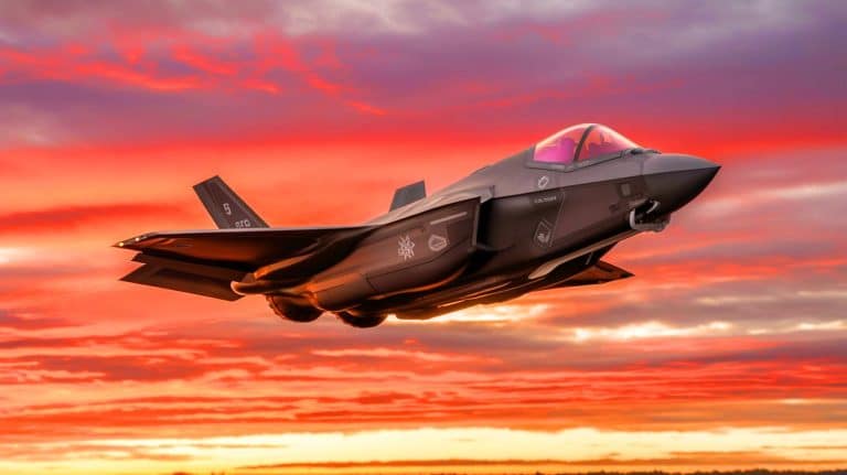 F-35 Stealth Jet Crashes by US Navy Base: Pilot Declares “I’m Lucky to Be Alive” as Military Faces $100M Loss