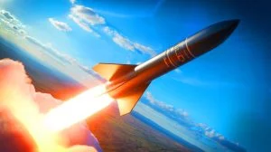 Illustration de l'innovation militaire ukrainienne avec le missile Flamingo à longue portée.