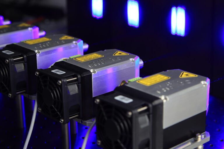 „Unglaublich, dieser Laser knallt“: Chinas Satellit überholt Starlink mit 2-Watt-Laser aus 36.000 km: Experten verblüfft