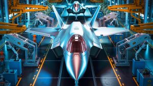 Illustration von der beschleunigten Produktion der F-35 Lightning II Kampfjets durch automatisierte Fertigungstechnologien.