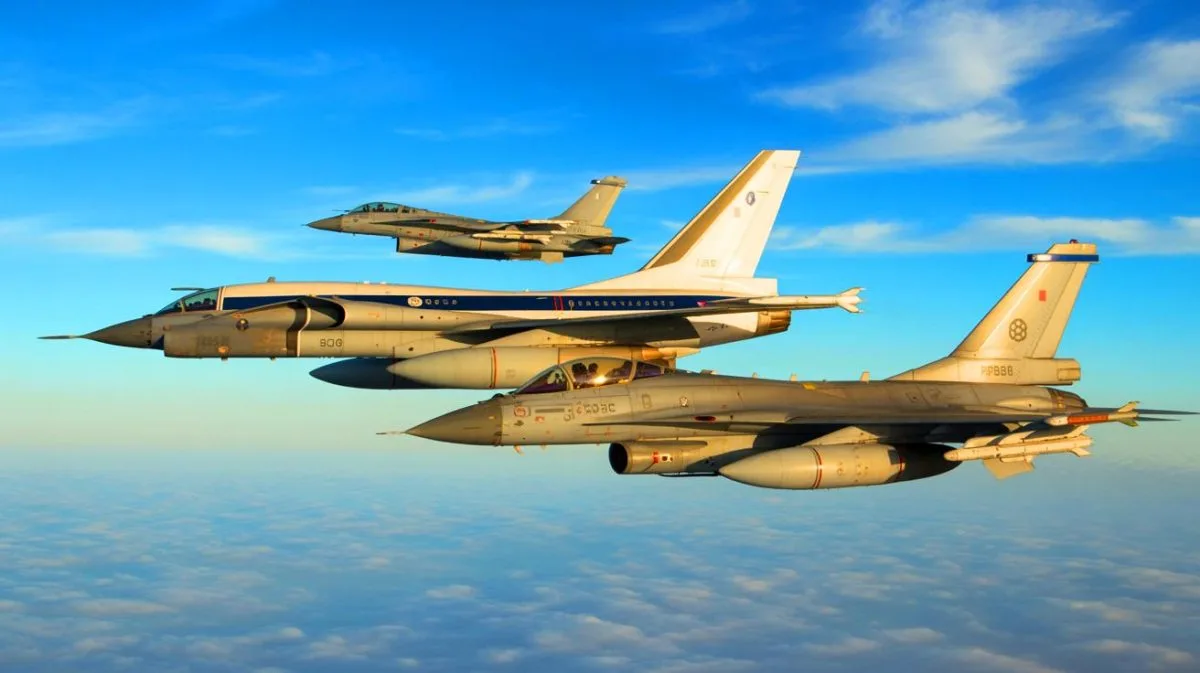 Illustration of Moroccan and French military aircraft during a joint exercise above North Africa.