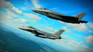 „Europa zerrissen zwischen Jets“: Diese Entscheidung spaltet Verbündete und gefährdet Ihre Sicherheit (warum der F-35 alles verändert) Illustration von der Konkurrenz zwischen dem F-35 und dem Rafale im europäischen Luftfahrtsektor.