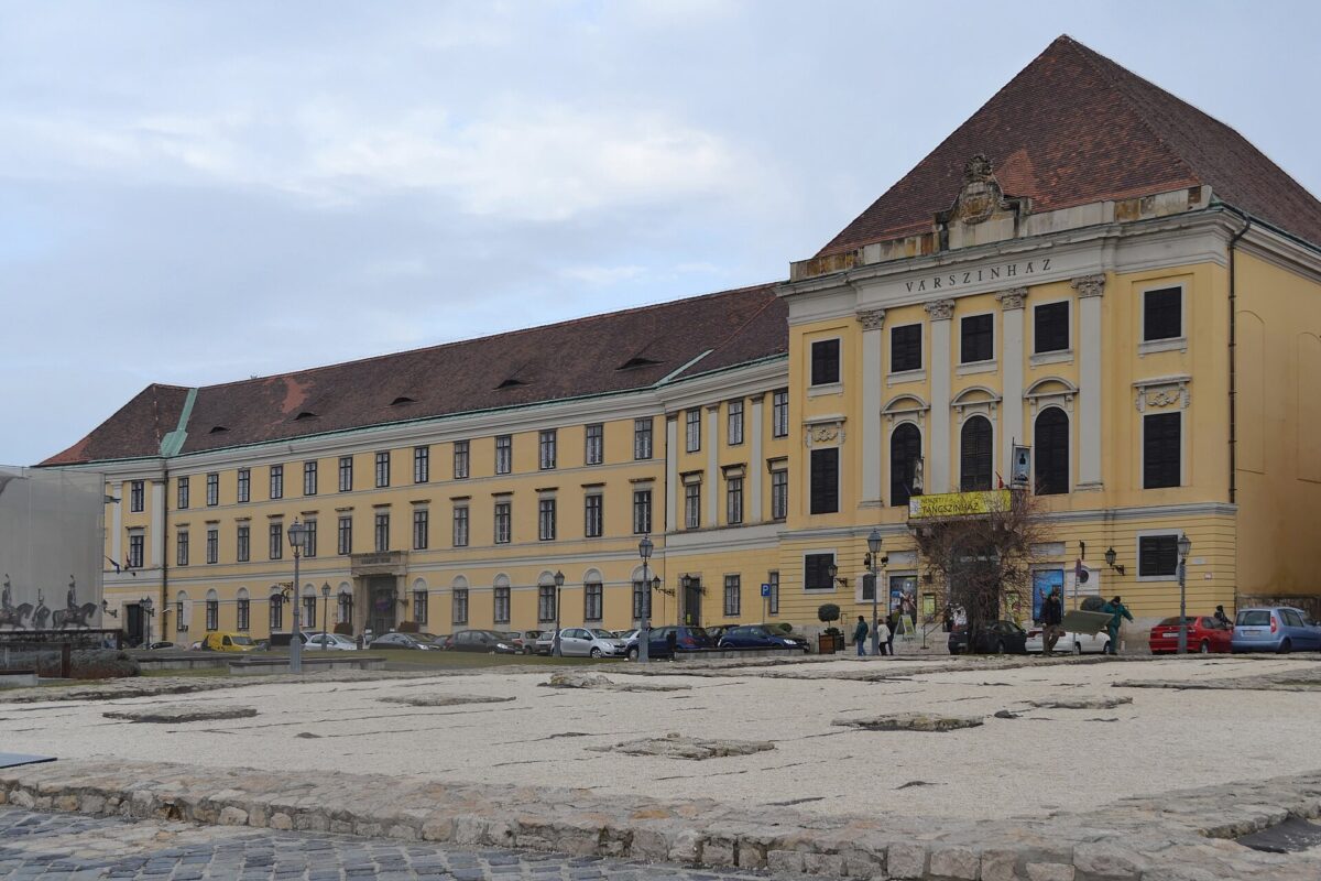 Budapest’s Castle District voters back a short-term rental ban