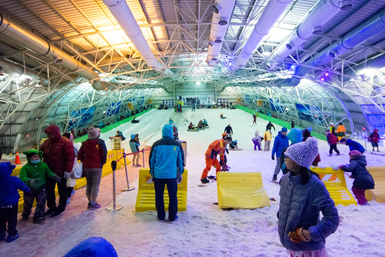 How an indoor snow world keeps its snow intact all year round